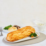 Baked Atlantic Salmon Coulibiac, Chive Cream Sauce (1.8 - 2kg) + 4 Side Dishes (For 4 - 6 Persons) 經典千層酥皮威靈頓三文魚柳 佐香草奶油醬 (1.8–2公斤) 伴四款配菜 (供四至六人享用)